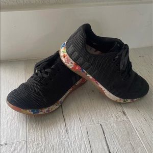 NOBULL sneakers size 5